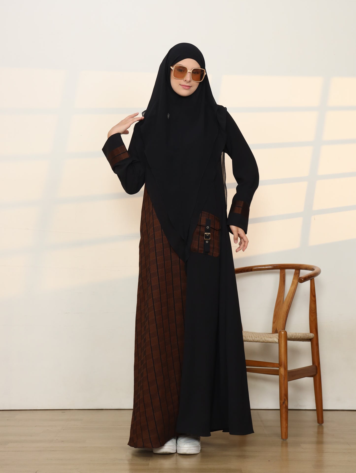Cordoba Abaya - Black Leather Brown