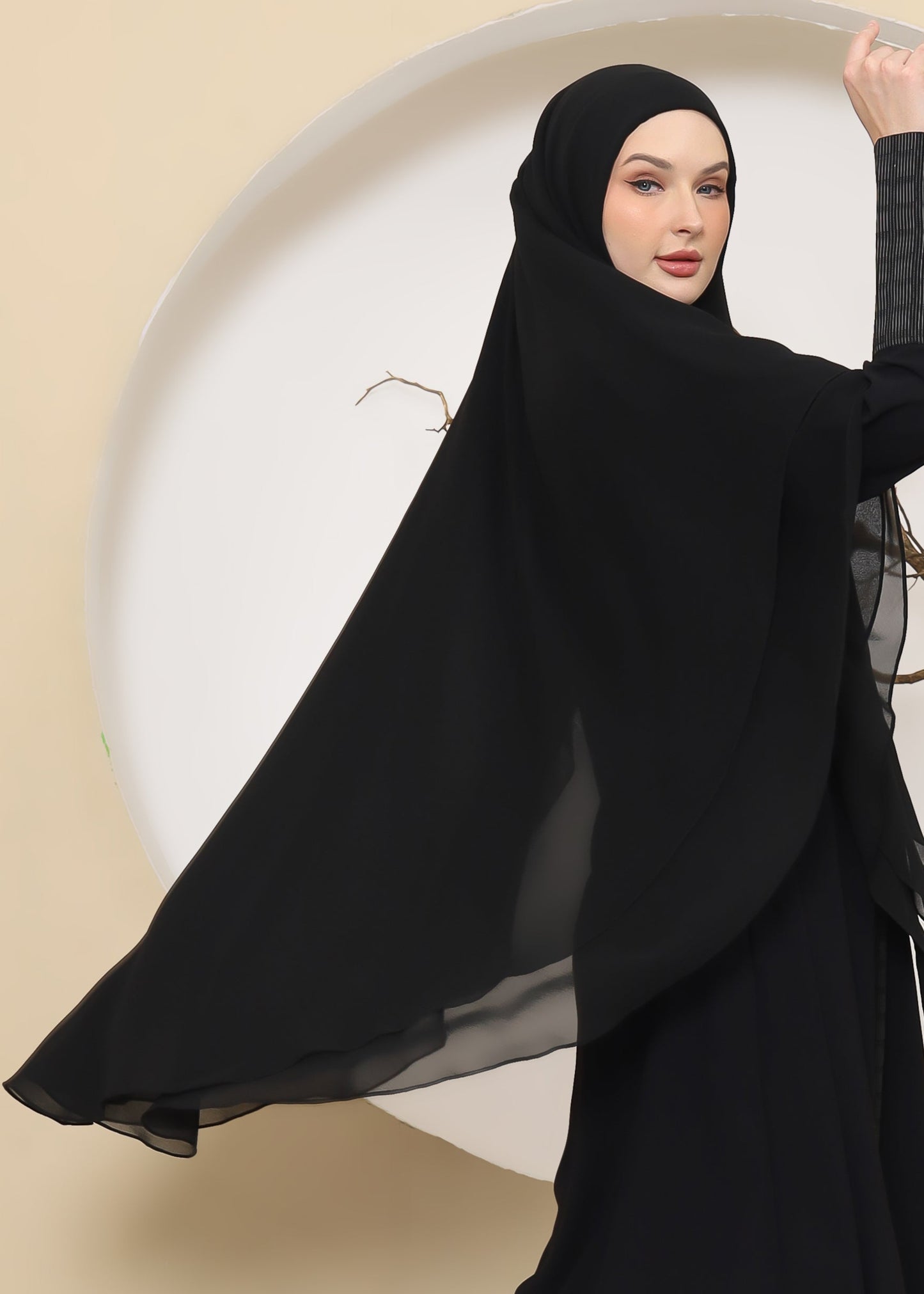 Qisya Khistan - Black