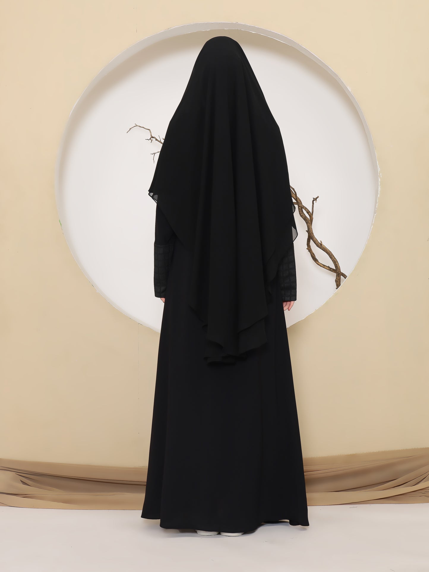 Jizan Abaya - Black Waterloo