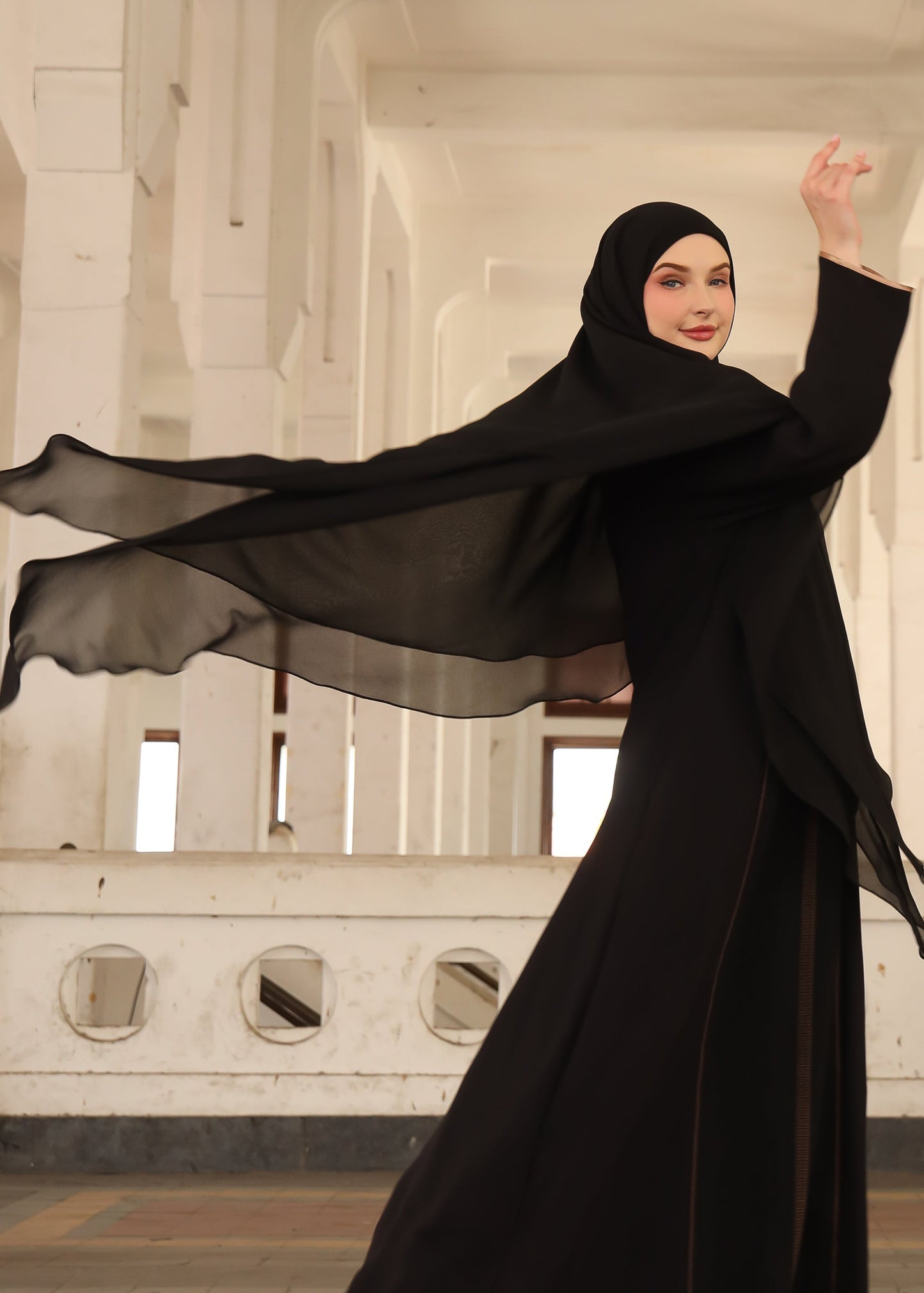 Obelia Khistan - Black