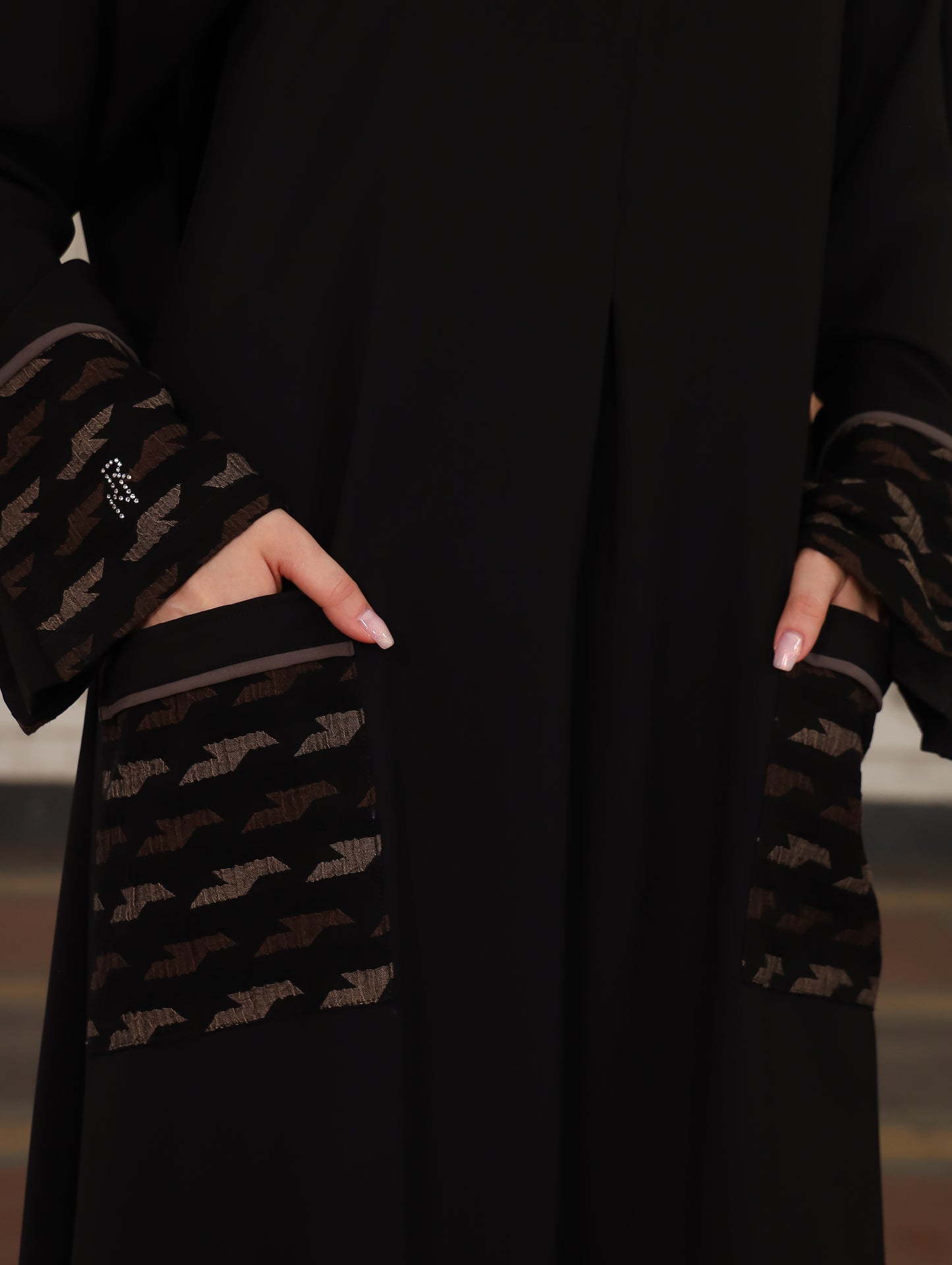 Dammam Abaya - Black Thatch
