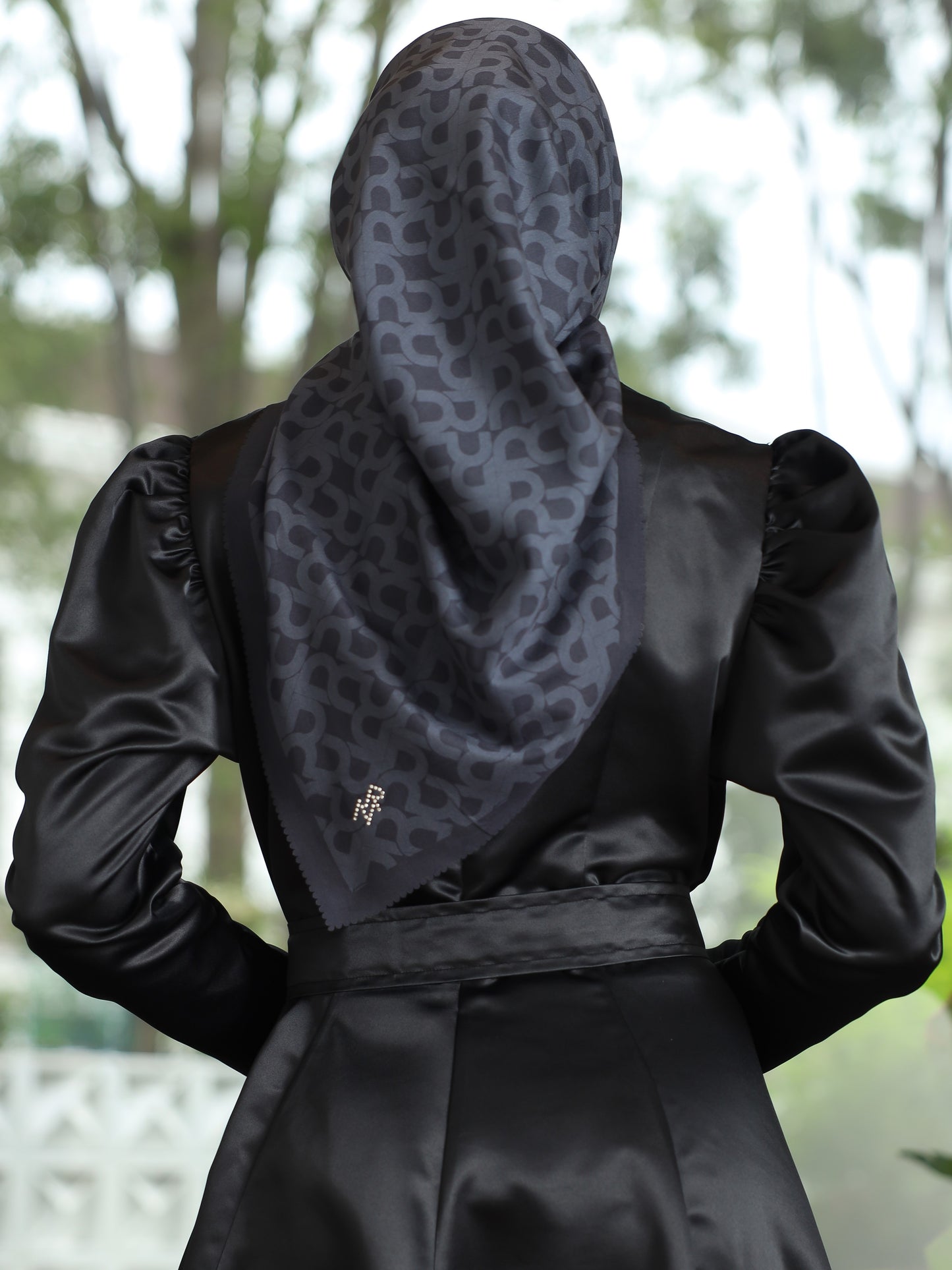 Teserra Scarf - Jet Black