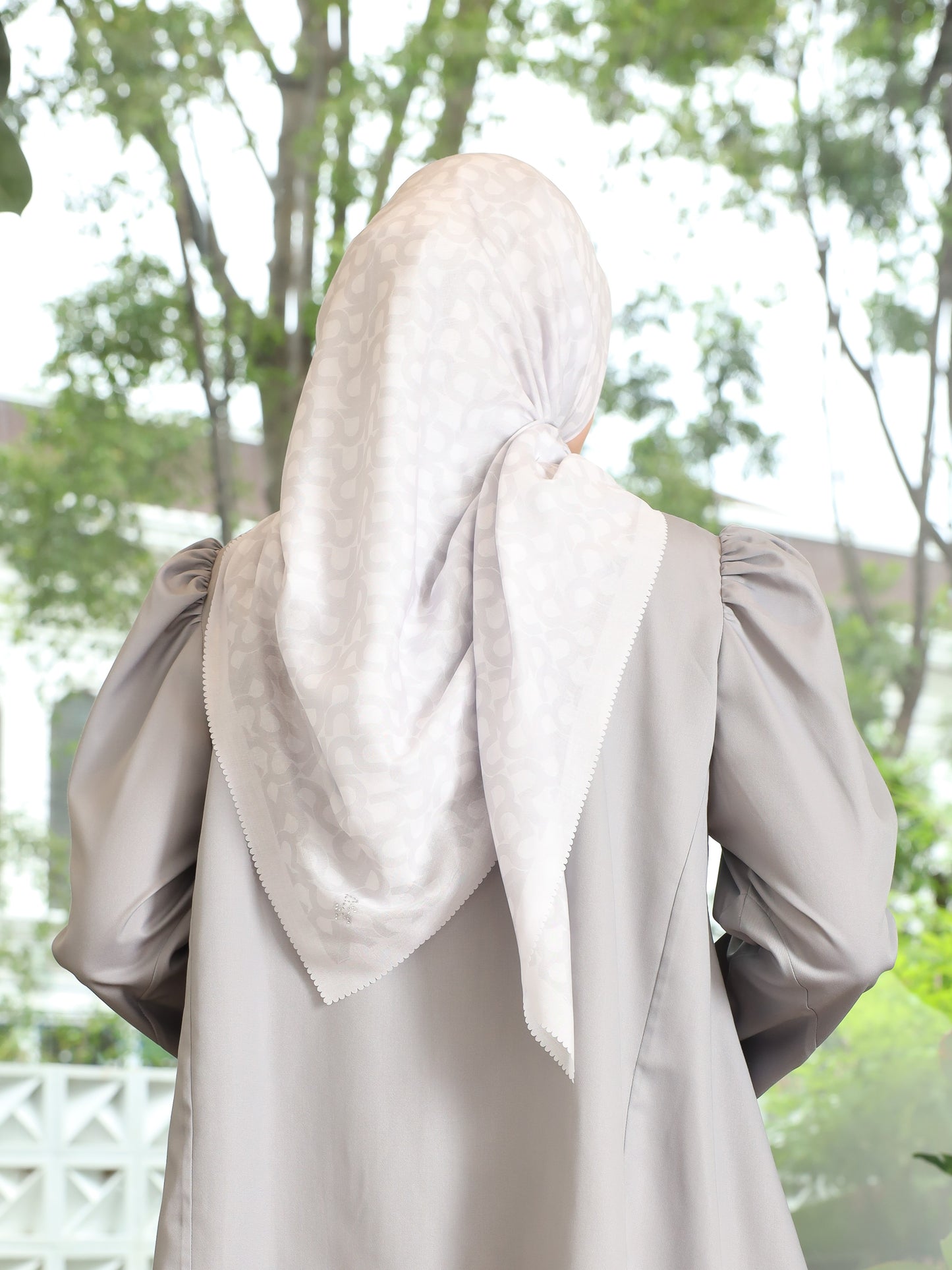 Teseerra Scarf - Briliant White