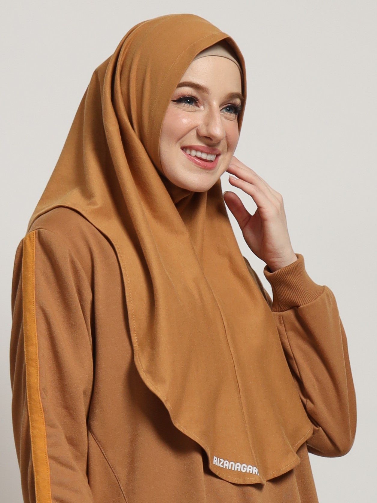 Clicker Sport Hijab - Almond Brown