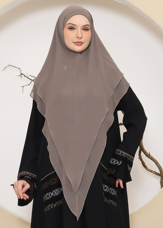 Olena Khistan - Simply Taupe