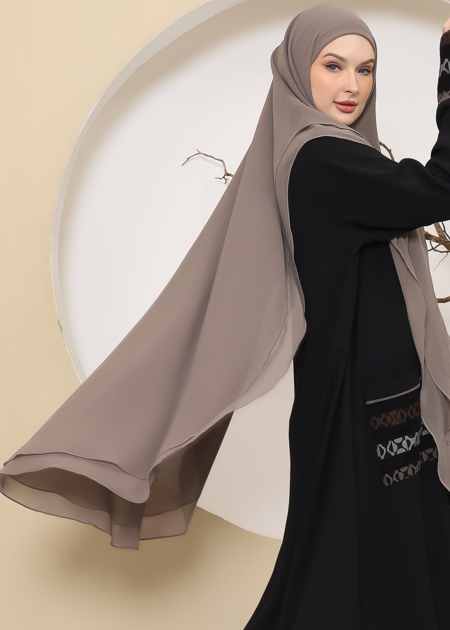 Olena Khistan - Simply Taupe