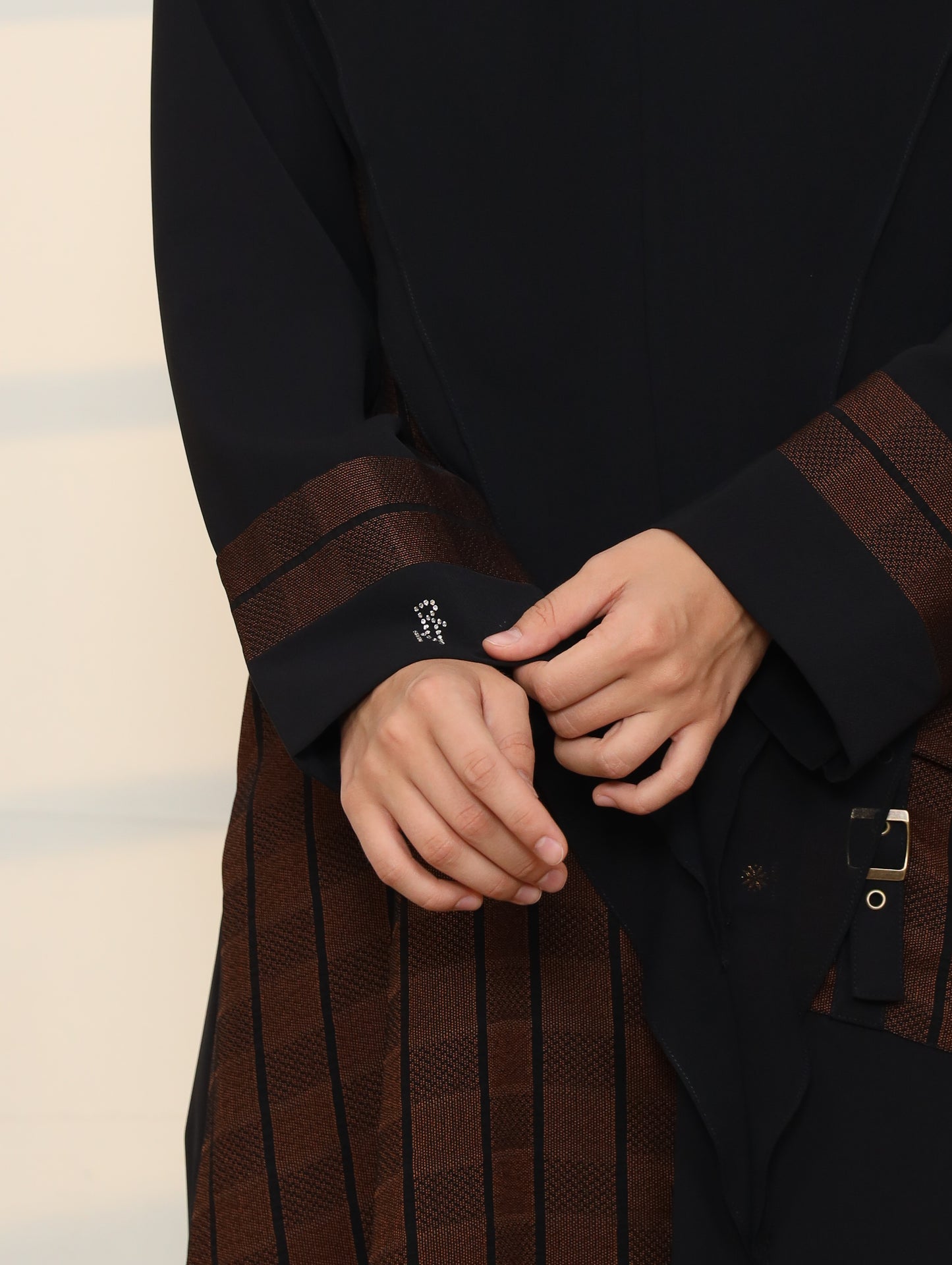 Cordoba Abaya - Black Leather Brown