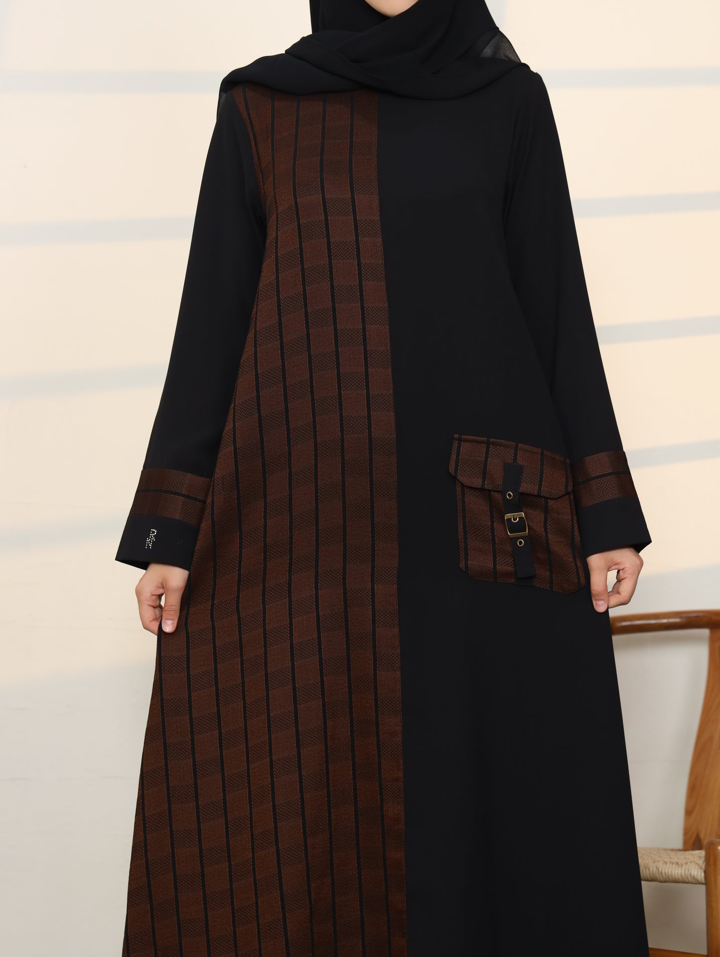 Cordoba Abaya - Black Leather Brown