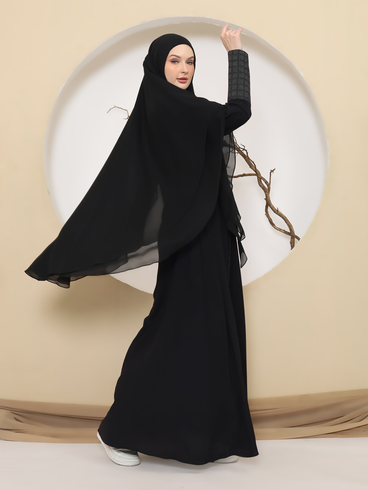 Jizan Abaya - Black Waterloo