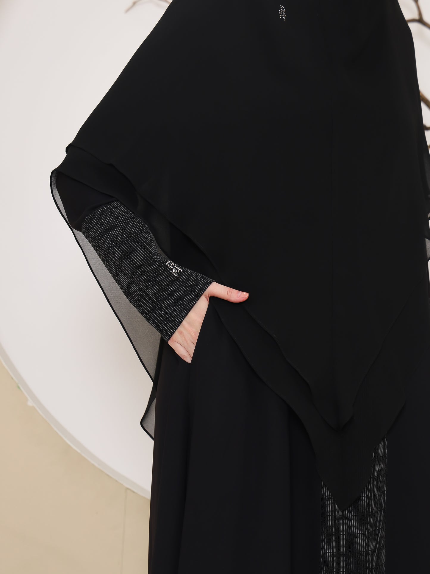 Jizan Abaya - Black Waterloo