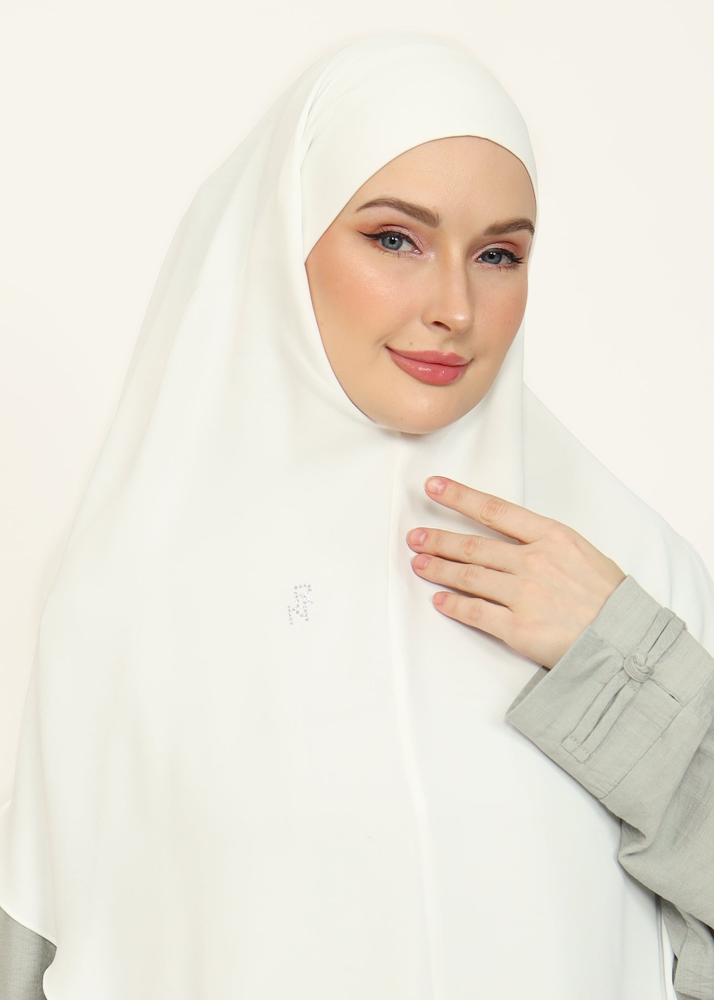 Eshal Khiban -  Off White