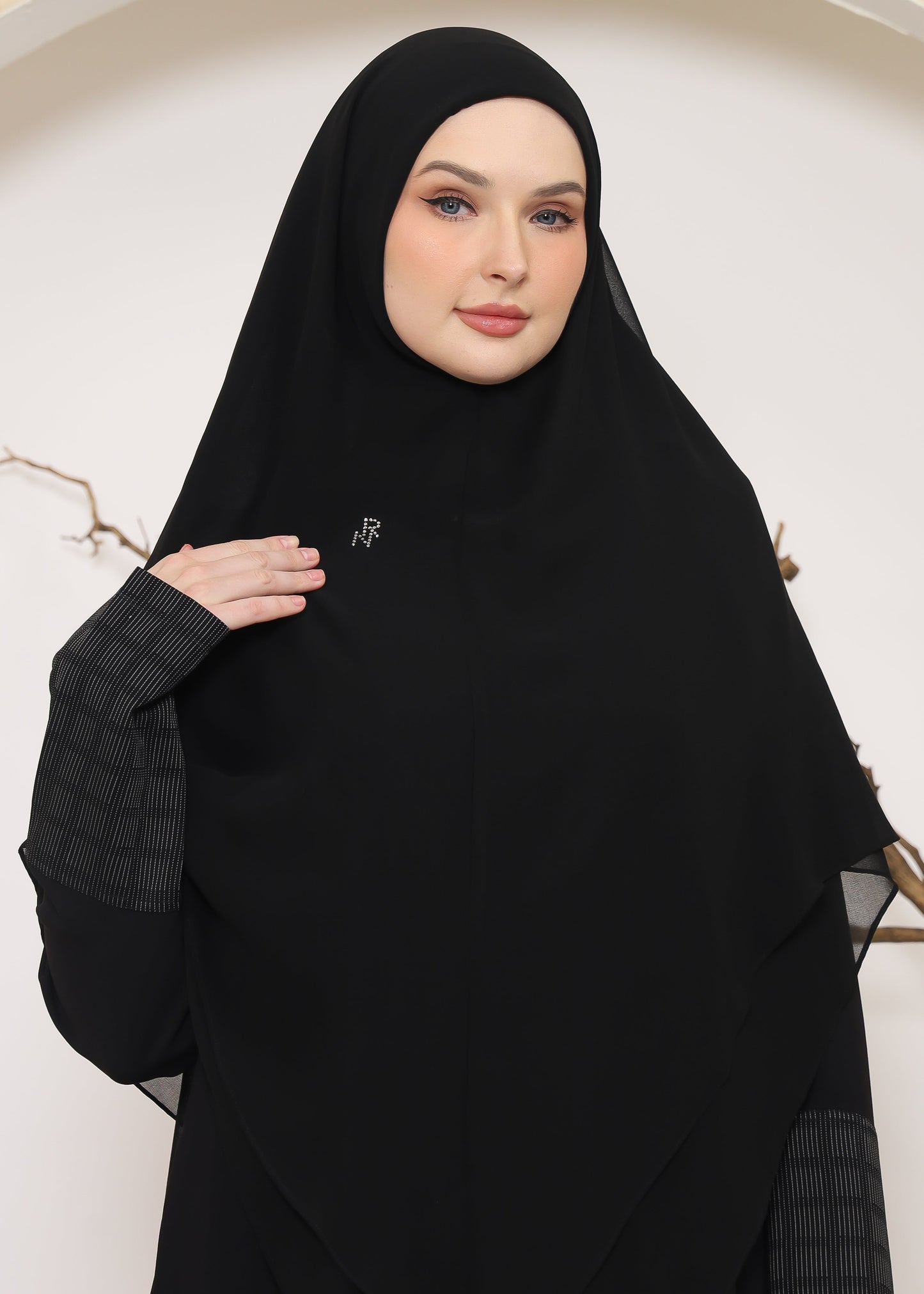 Qisya Khistan - Black