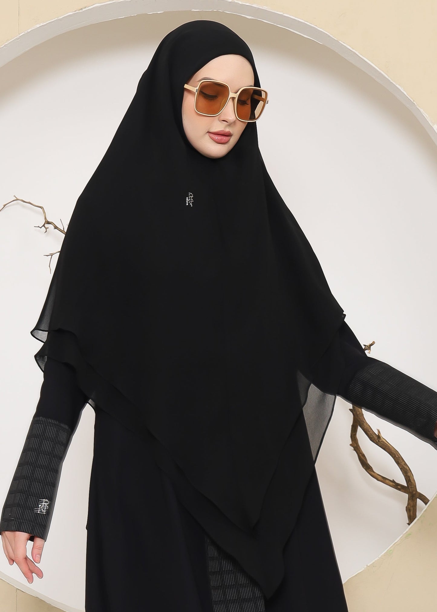 Qisya Khistan - Black