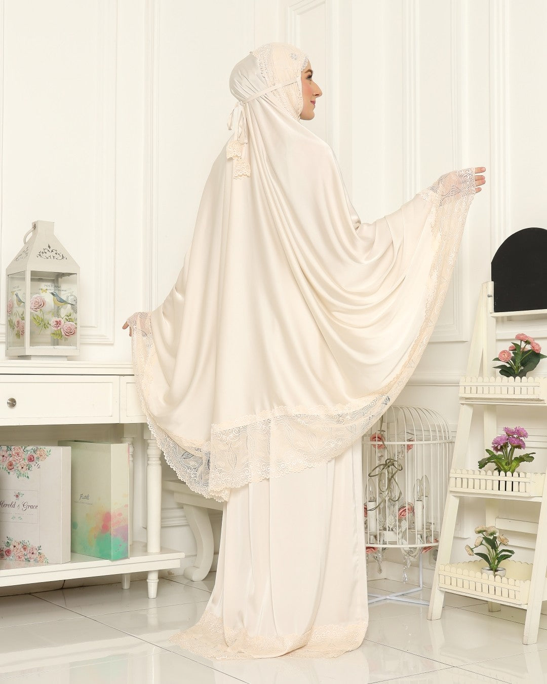 Lace Prayer Robe - Light Cream